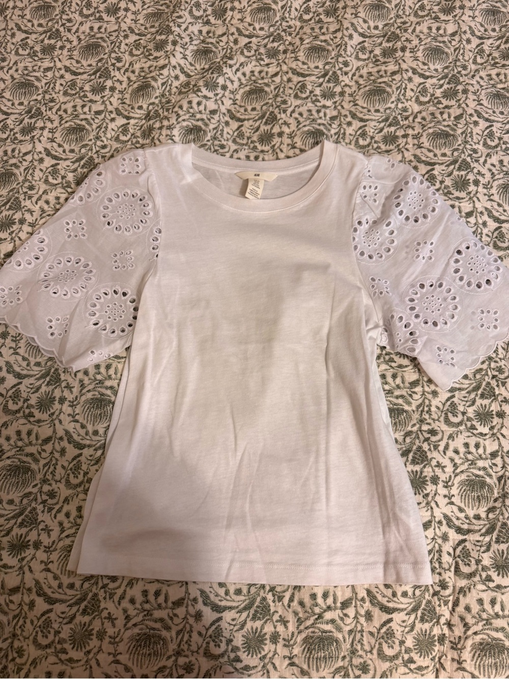 H&M White Eyelet Puff Sleeve Tee